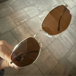 Coach Sunglasses with Gold Frame and Brown Lenses-LIKE NEW!! No scratches at all